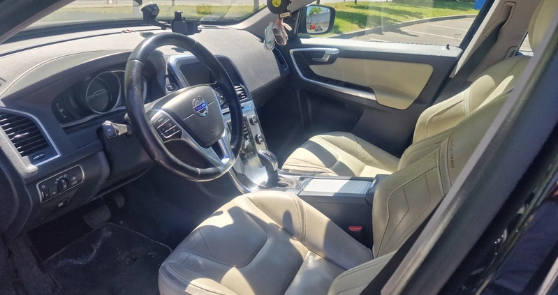 Volvo XC 60 cena 60000 przebieg: 305000, rok produkcji 2016 z Katowice małe 106